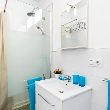 536b Cozy 1 Bedroom, Pool, Terrace, Sun Lounger * アデヘ